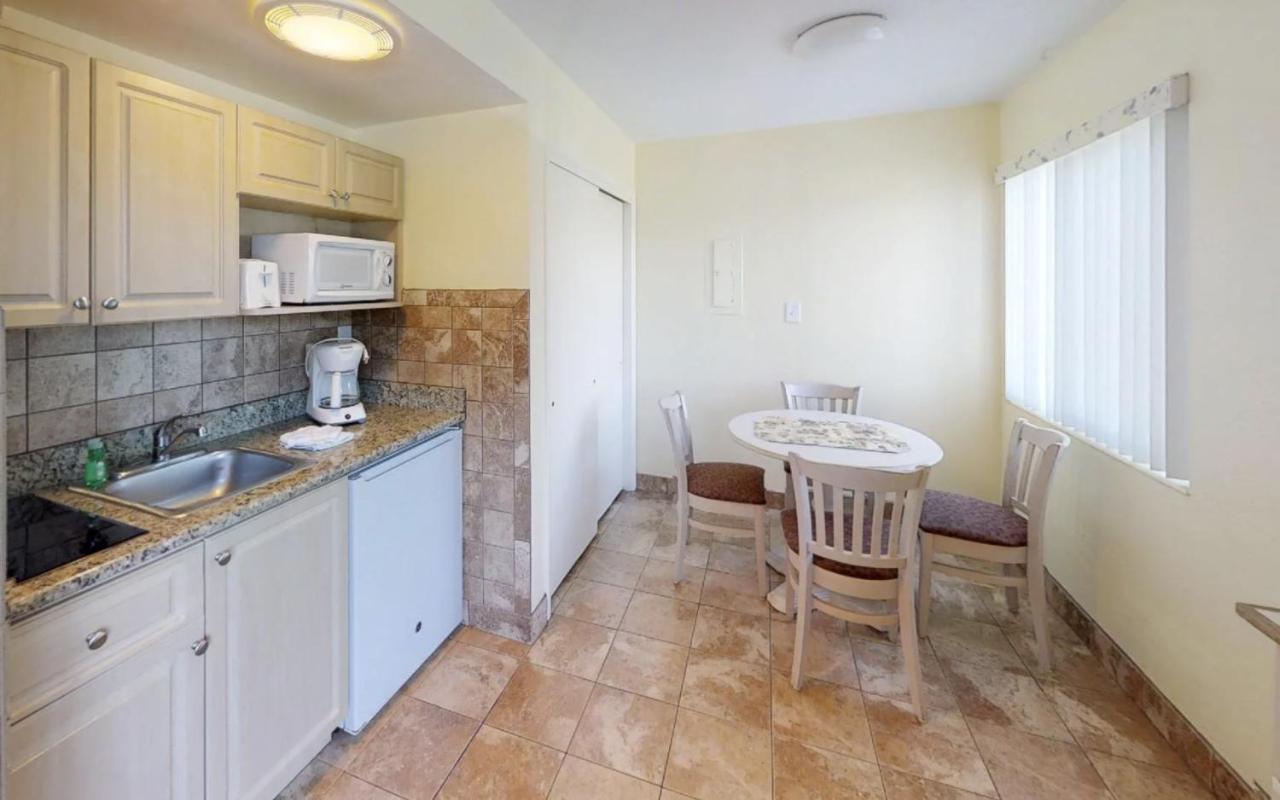 Page Terrace Beachfront Hotel St. Pete Beach Ngoại thất bức ảnh